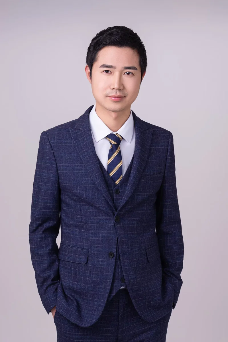 郭忠强职业形象照